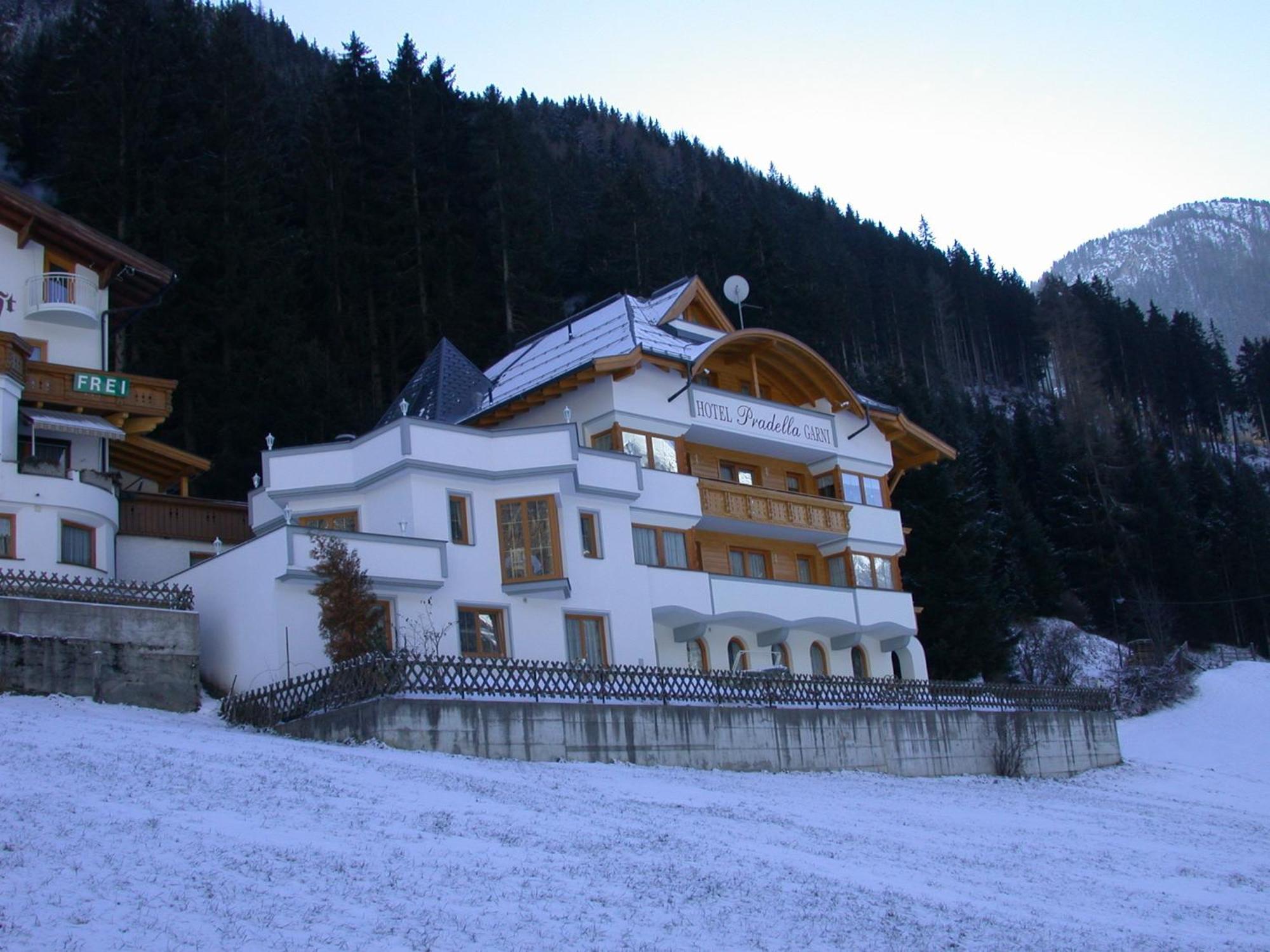 Hotel Garni Pradella Ischgl Esterno foto